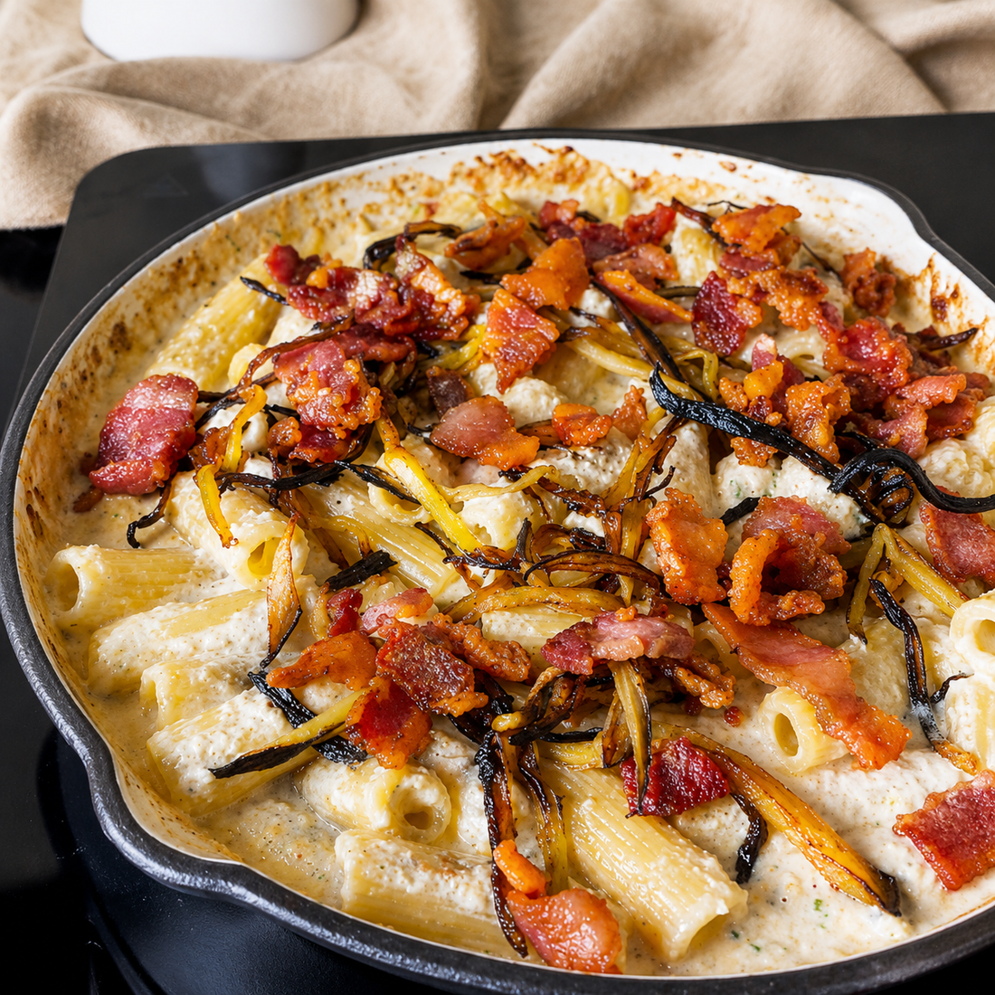 Rigatoni mit Mascarpone und Auberginencreme – Cremige Pasta mit knusprigem Speck