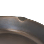 Gusseisenpfanne, poliert, zwei Ausgießer, inkl. Deckel