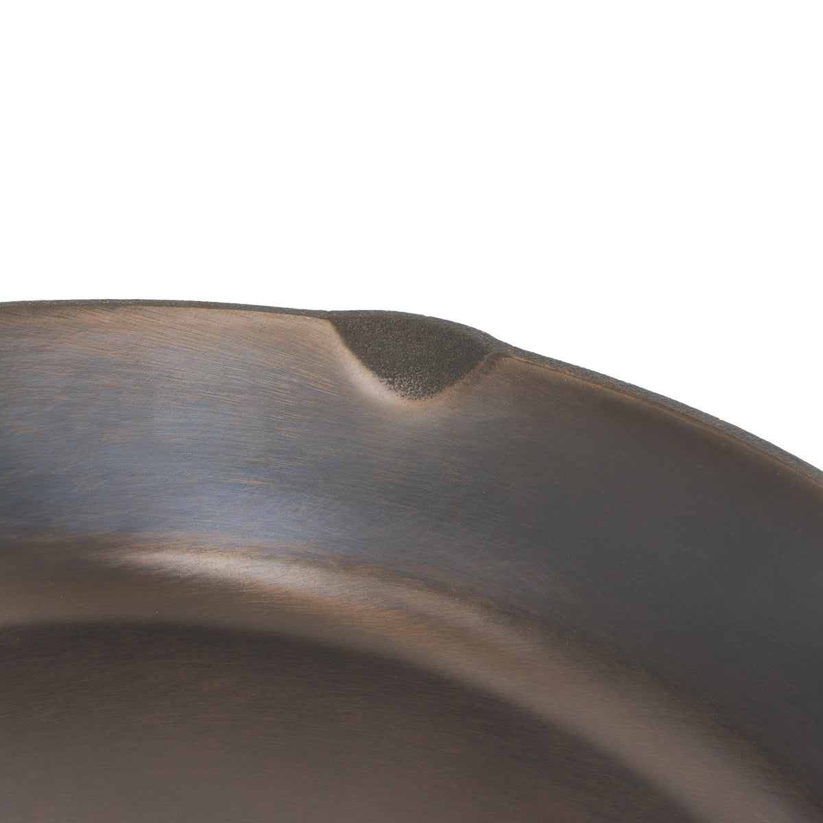 Gusseisenpfanne, poliert, zwei Ausgießer, inkl. Deckel
